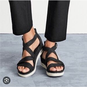 EILEEN FISHER Smart sport sandals